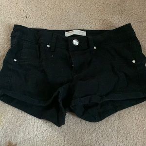 No boundaries shorts